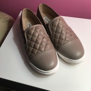 Steve Madden slip on Sneakers